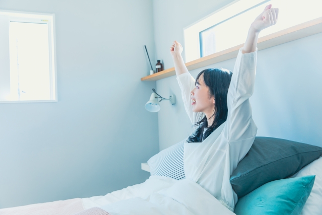 痛み無く爽やかに目覚める女性
